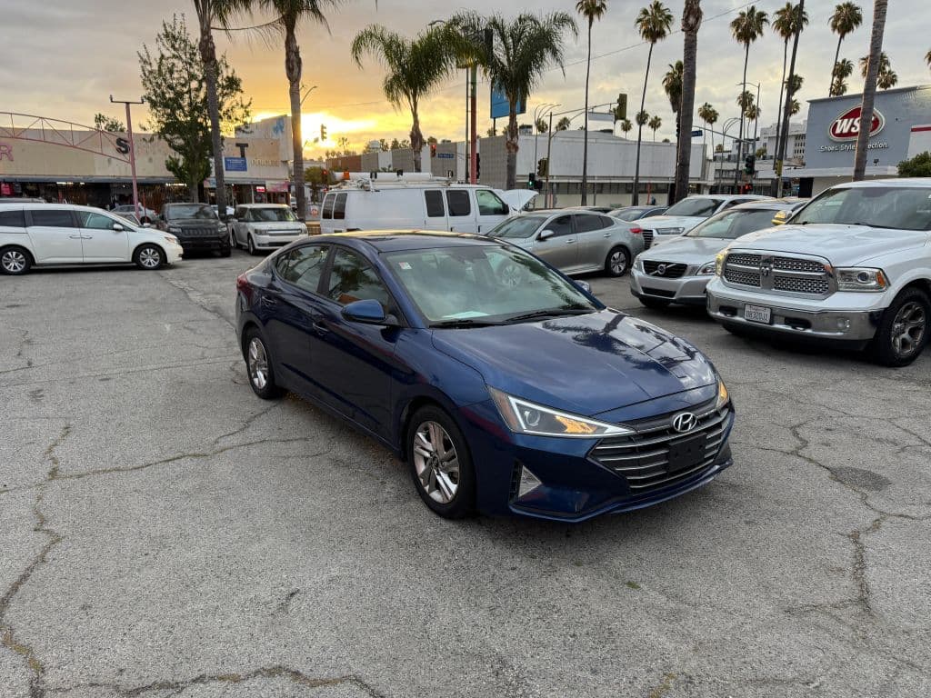 2019 Hyundai Elantra — photo 1