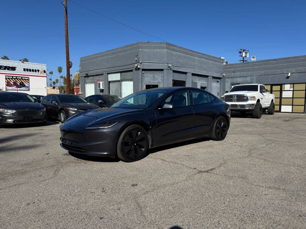 2024 Tesla Model 3 — photo 1